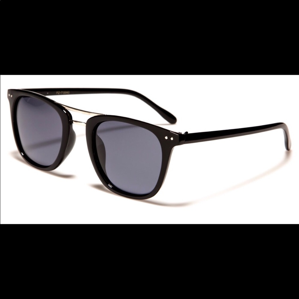 Sunglasses NWT plus microfiber pouch